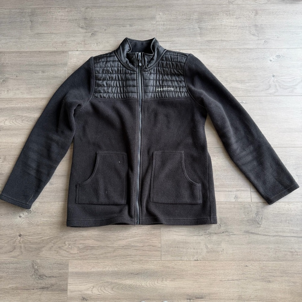 Vineyard Vines black fleece jacket with quilted chest - size medium